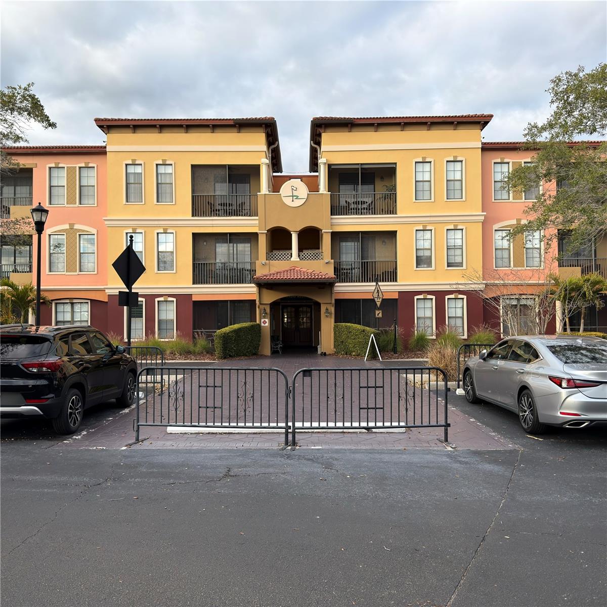 13941 CLUBHOUSE DR #208, Tampa FL 33618