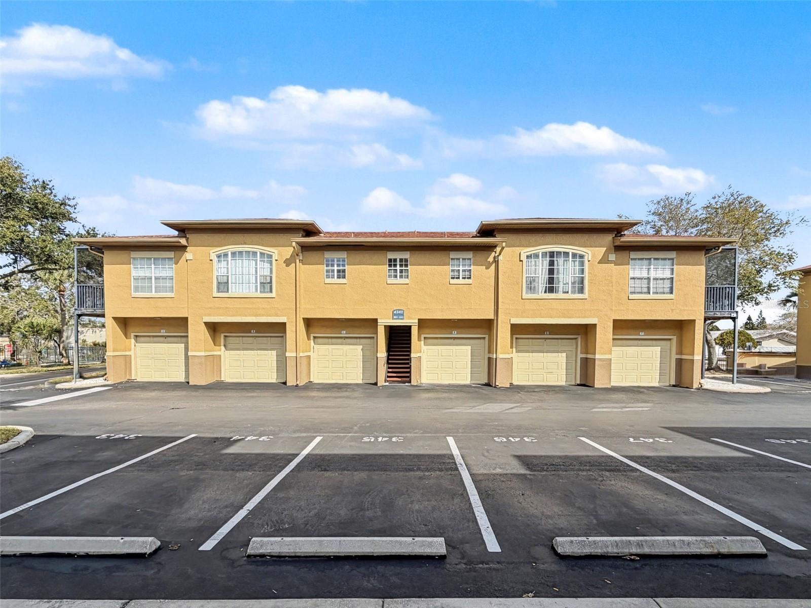 4340 BAYSIDE VILLAGE DR #201, Tampa FL 33615