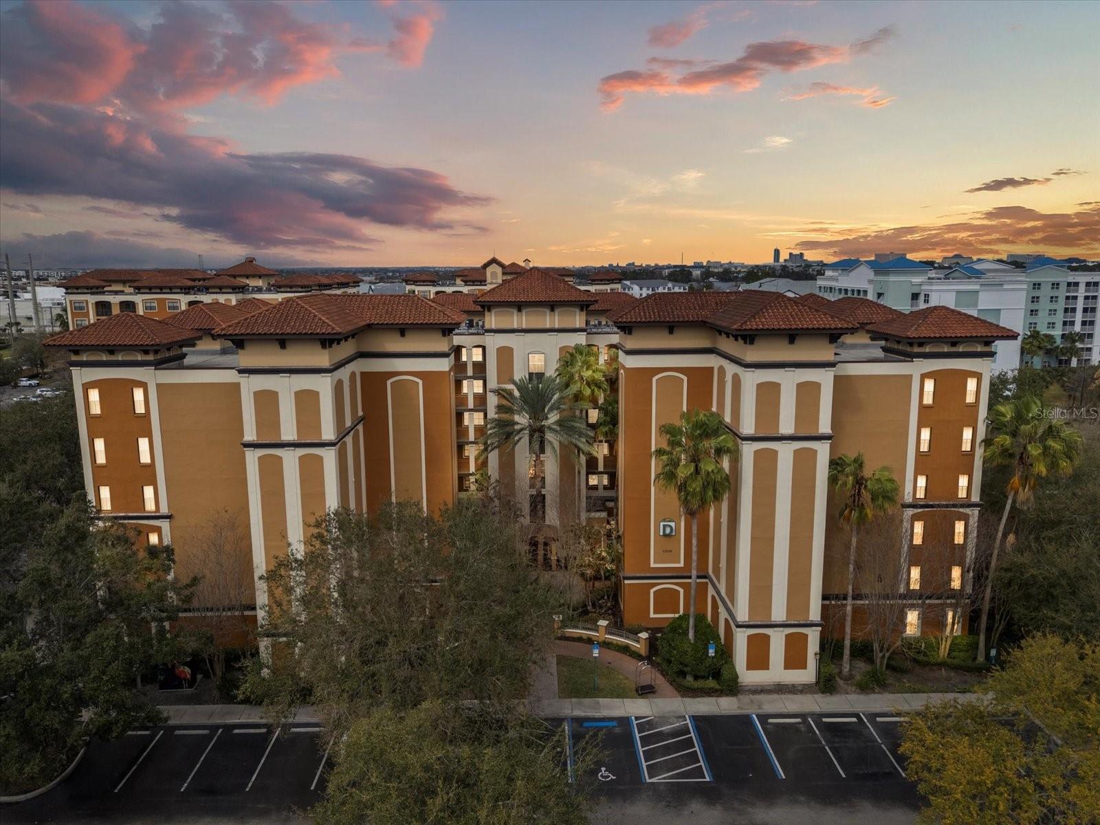 12539 FLORIDAYS RESORT DR #404D, Orlando FL 32821