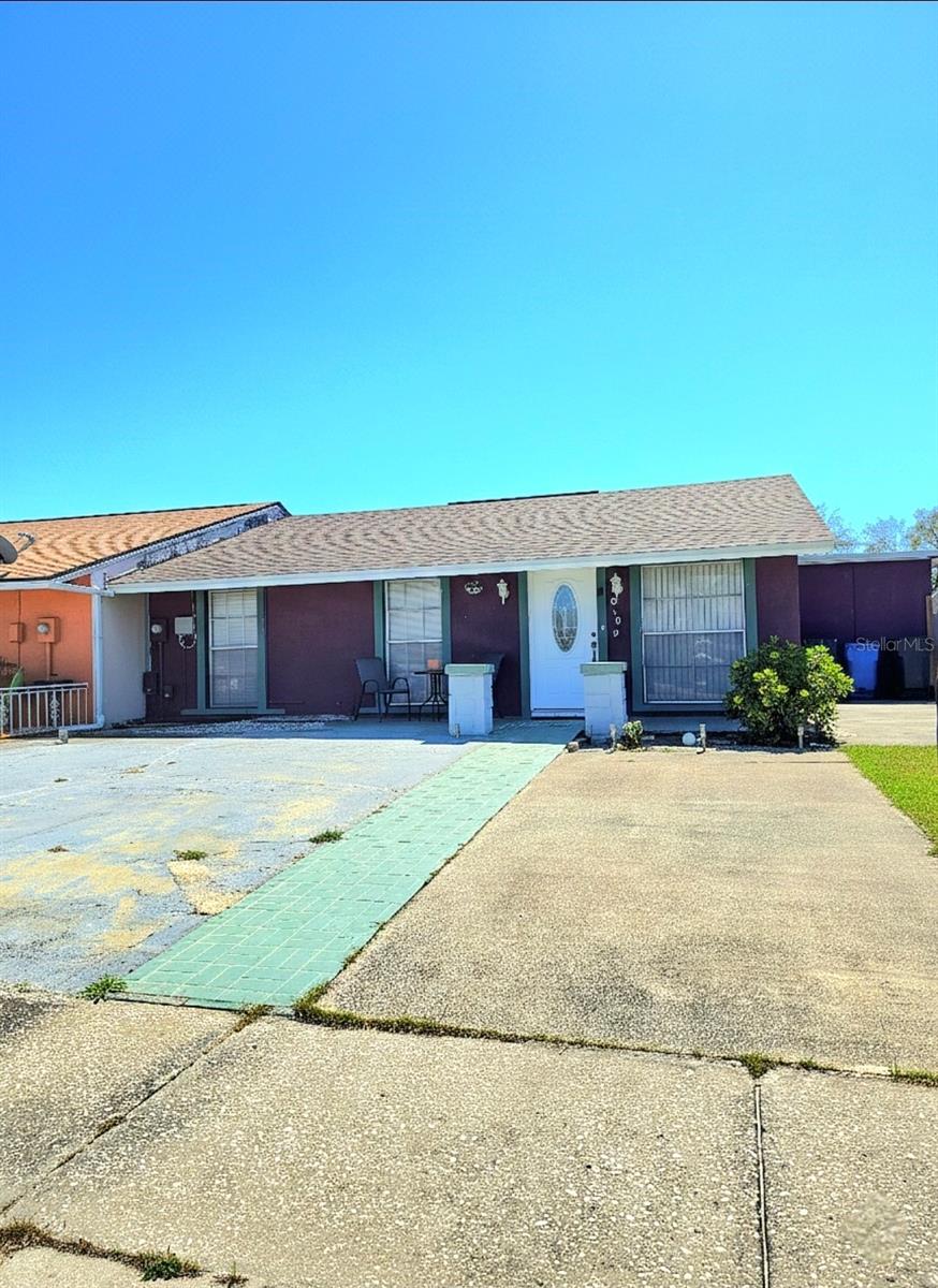 8589 BRIAR GROVE CIR, Tampa FL 33615