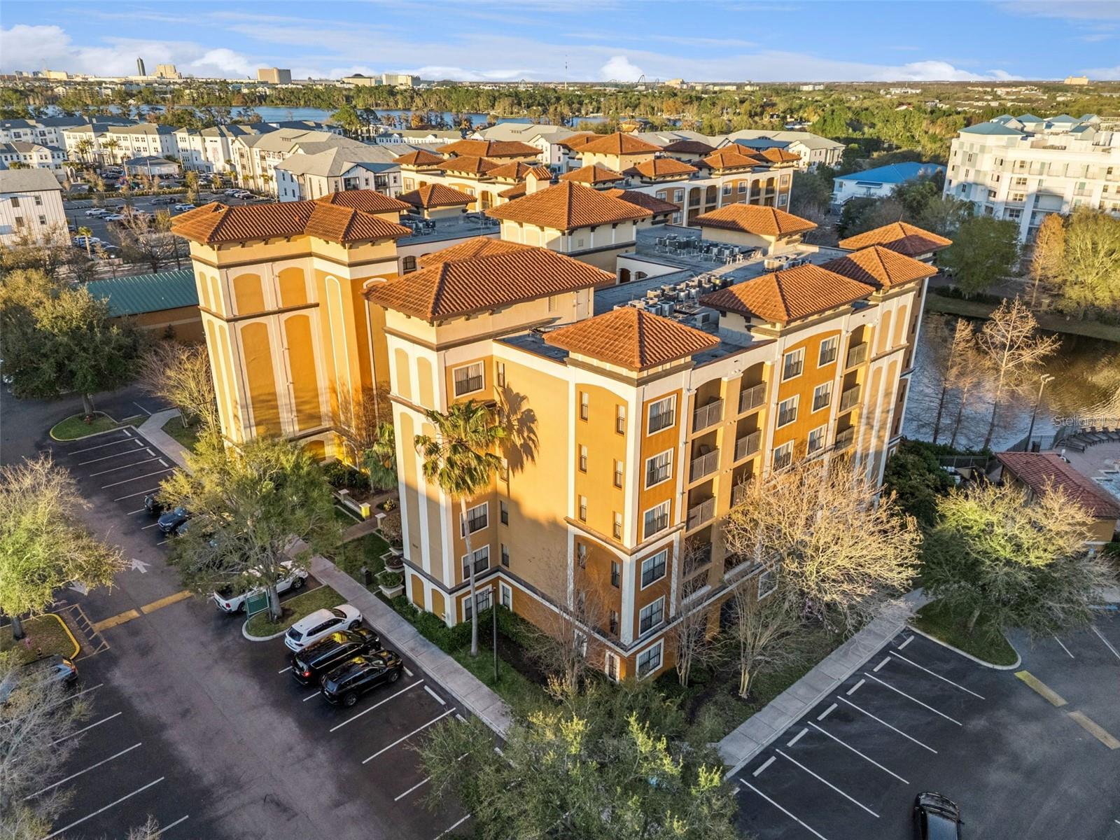 12527 FLORIDAYS RESORT DR #601E, Orlando FL 32821