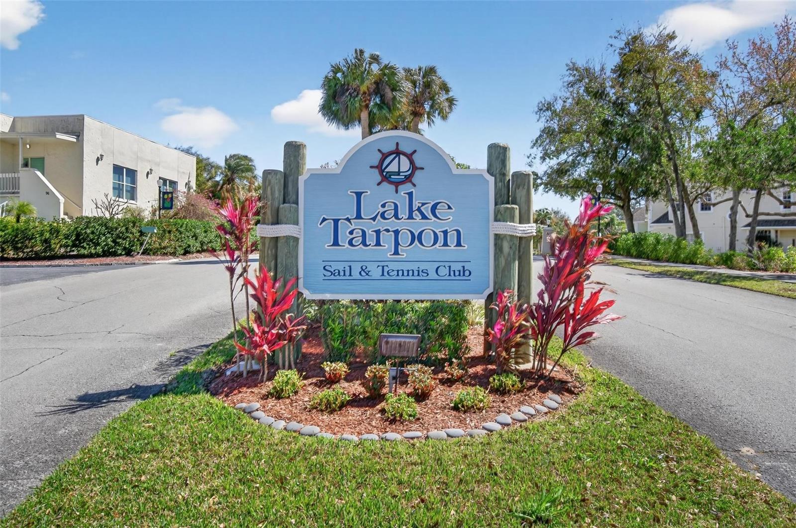 90 S HIGHLAND AVE #102, Tarpon Springs FL 34689