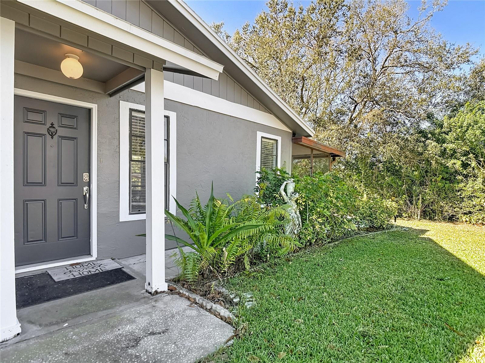 10121 LAKE OAK CIR, Tampa FL 33624