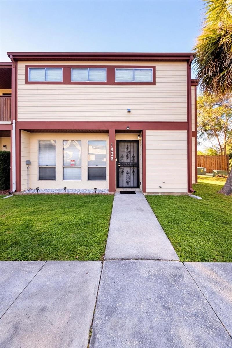 1836 WARRINGWOOD DR #B4, Orlando FL 32839