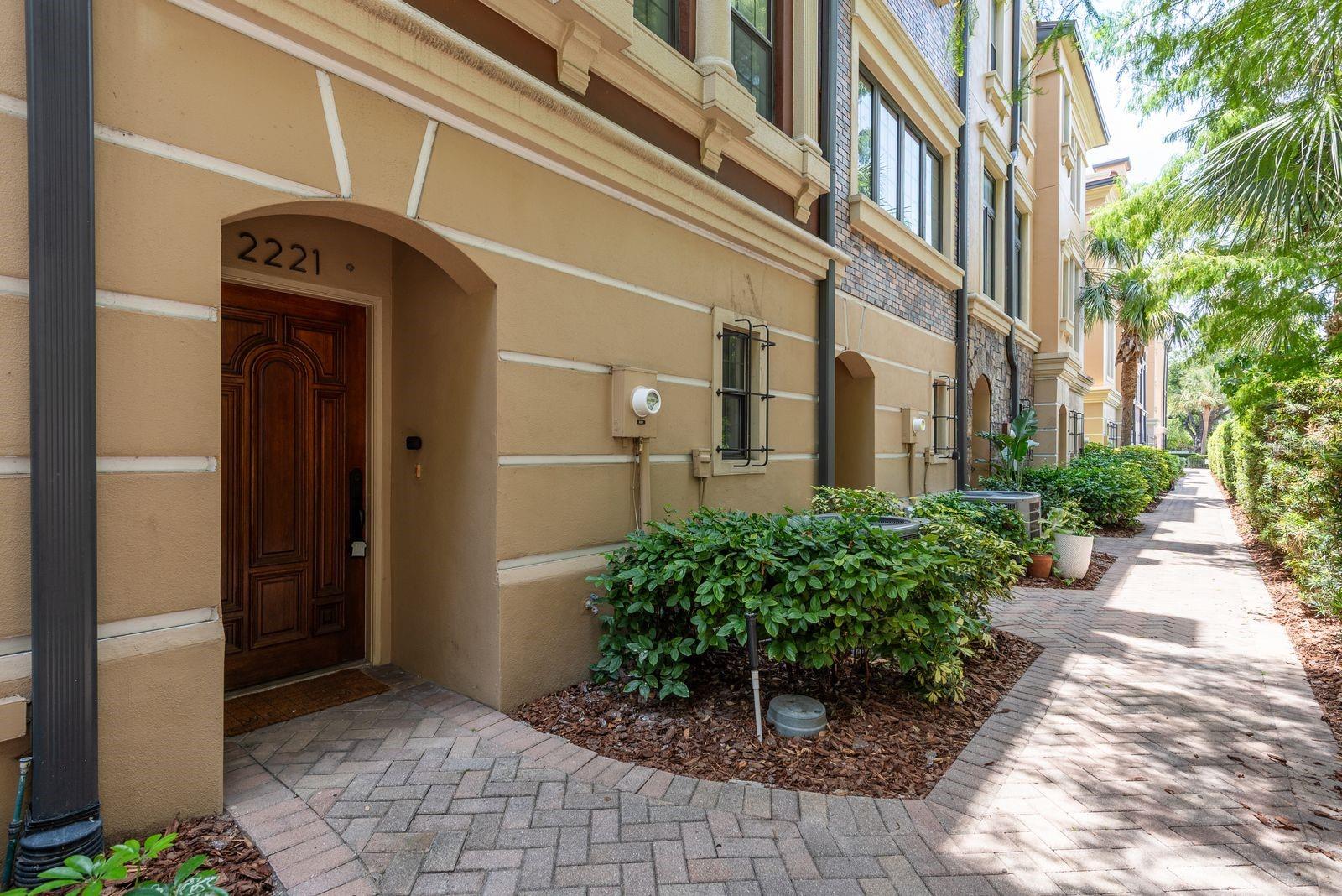 2221 SOHO BAY CT, Tampa FL 33606