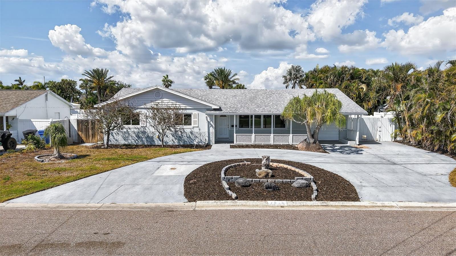 7919 CAUSEWAY BLVD S, St Petersburg FL 33707