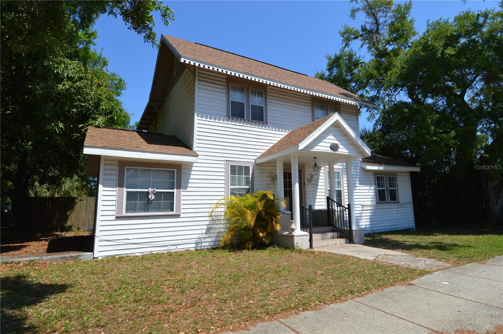 811 18TH AVE S, St Petersburg FL 33705