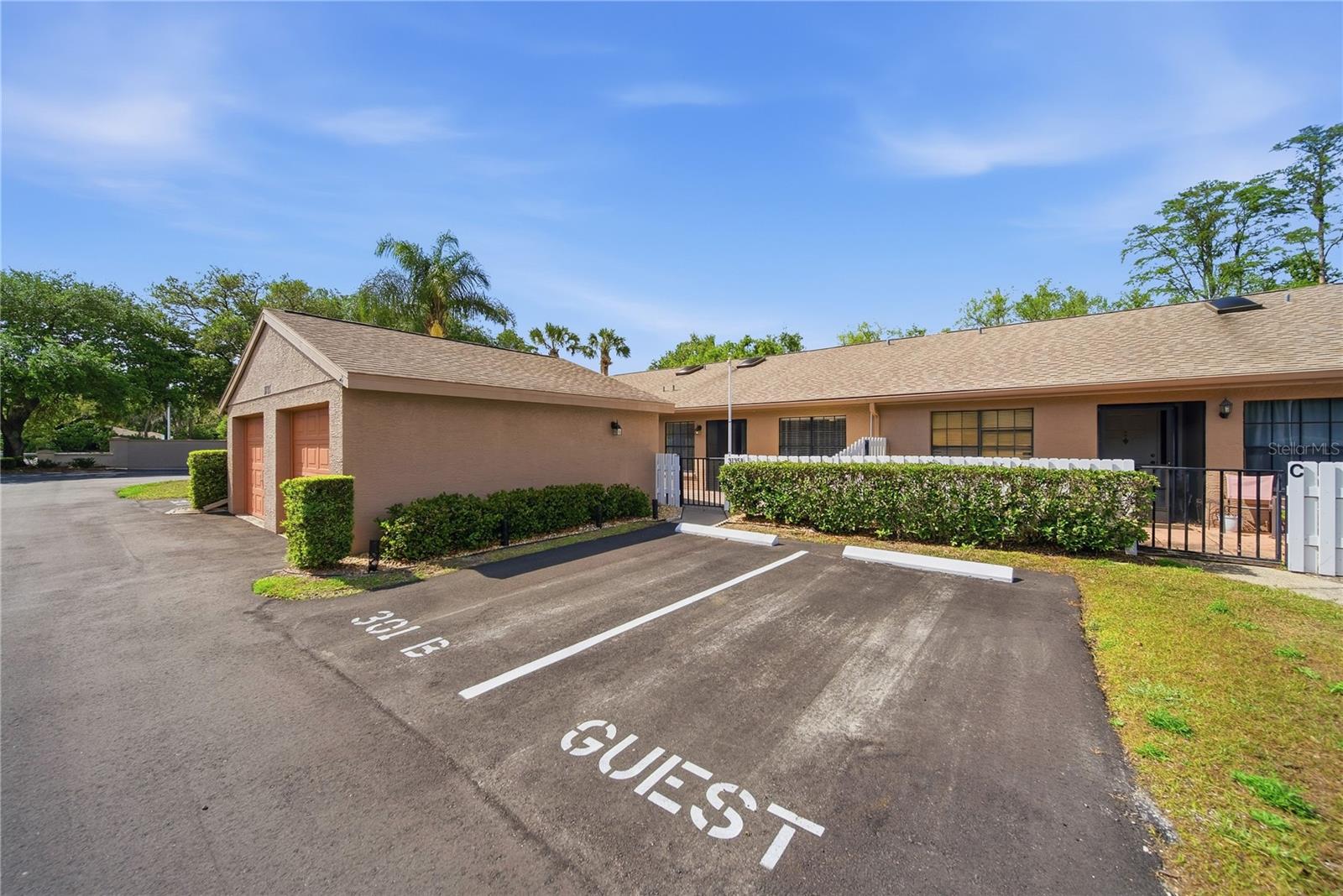 3135 CHARTER CLUB DR #B, Tarpon Springs FL 34688