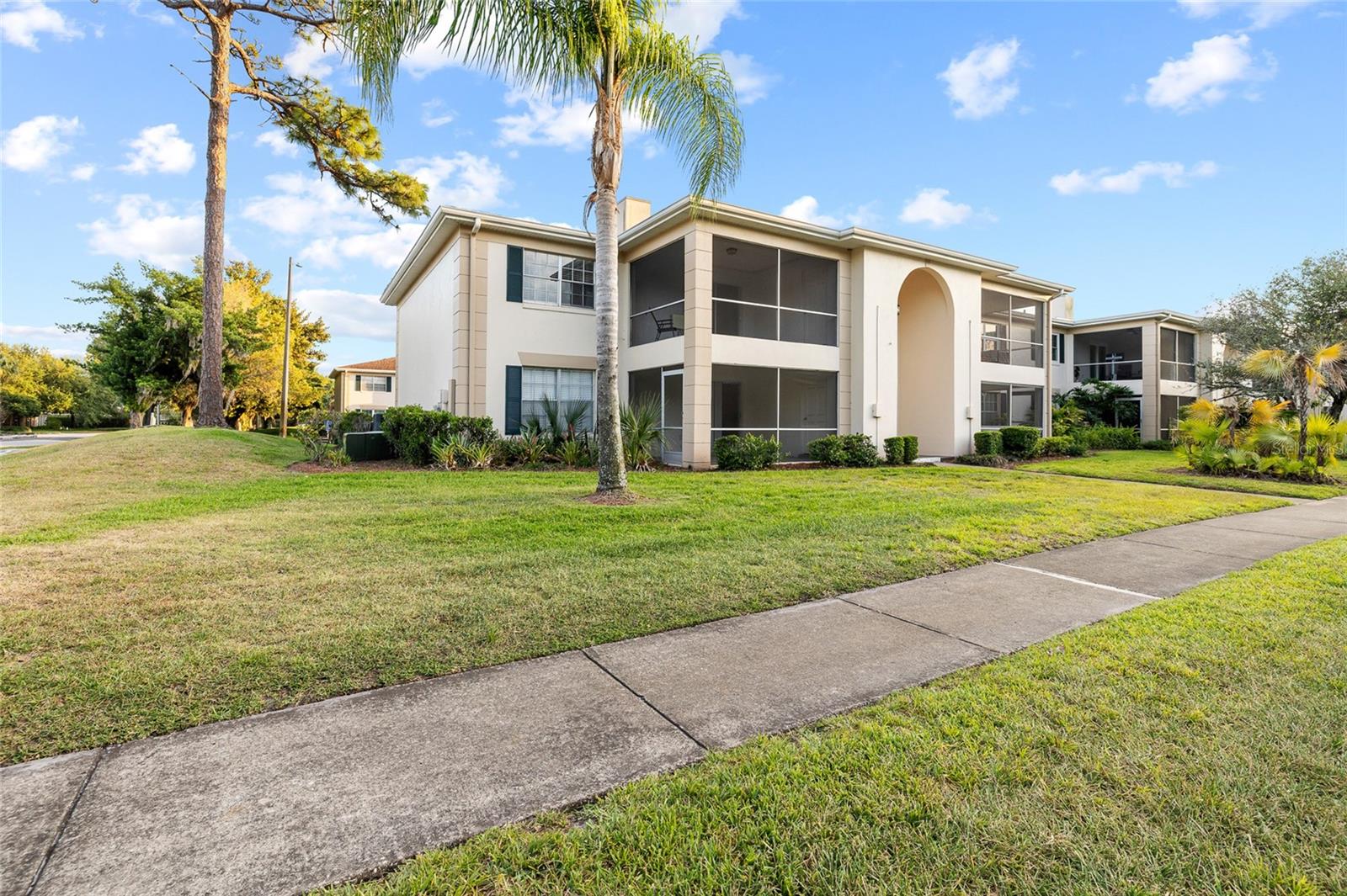 3402 LATANIA DR #321, Tampa FL 33618