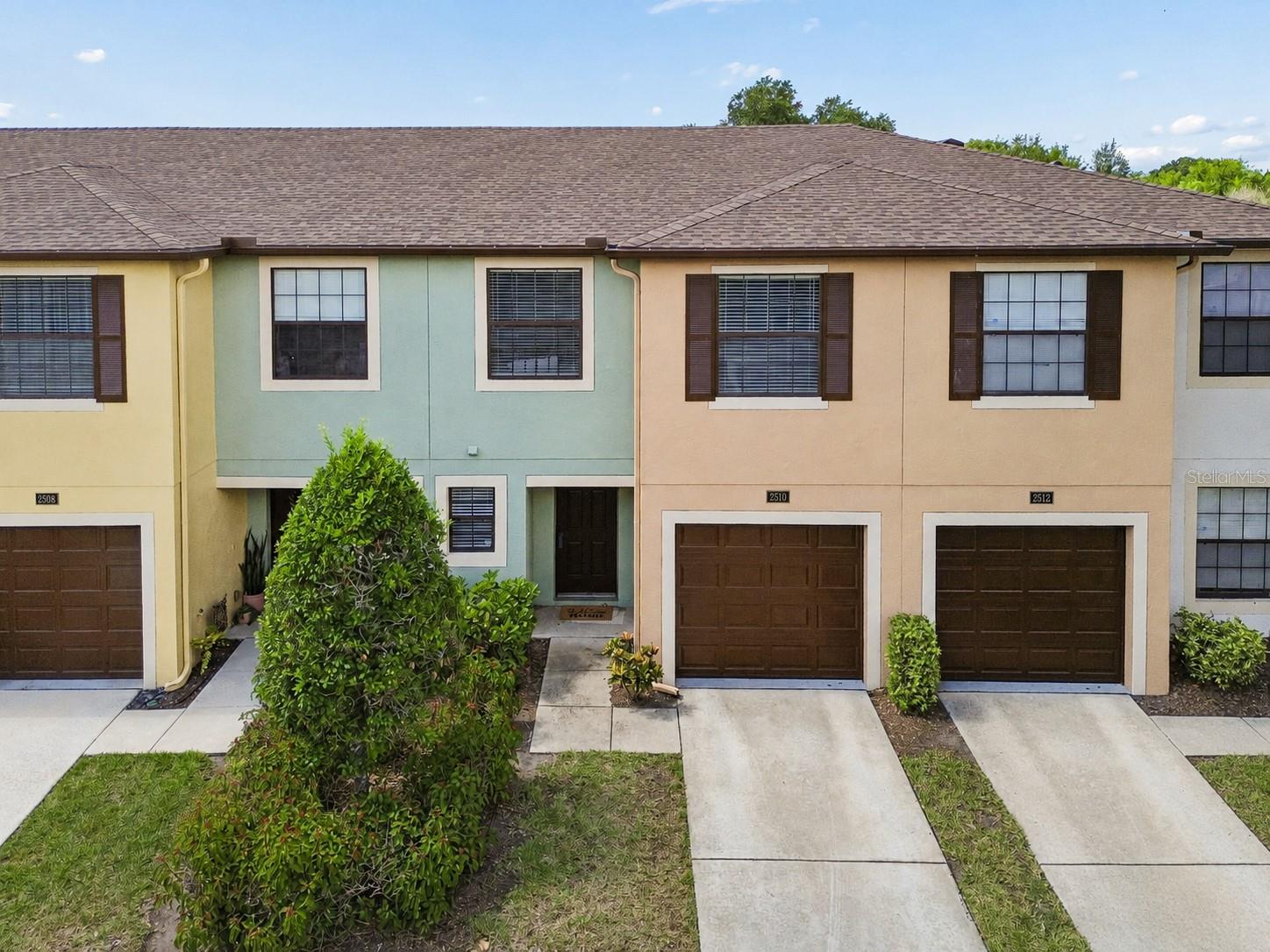 2510 EDGEWATER FALLS DR, Brandon FL 33511