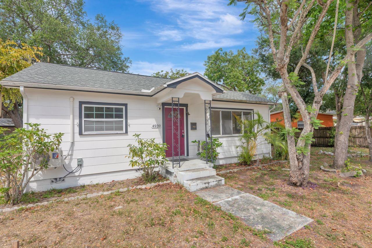 4939 HAINES RD N, St Petersburg FL 33714
