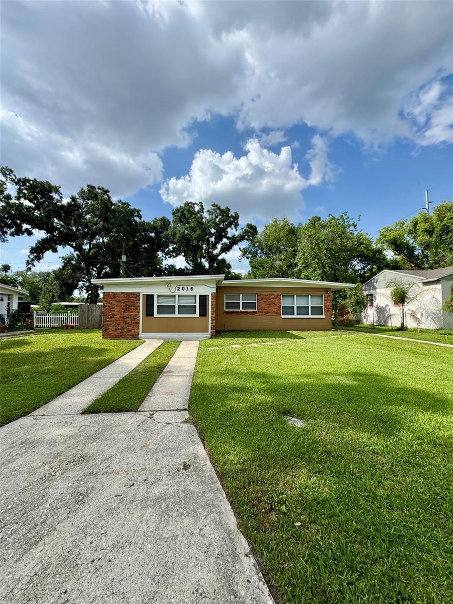 2016 E CRENSHAW ST, Tampa FL 33610
