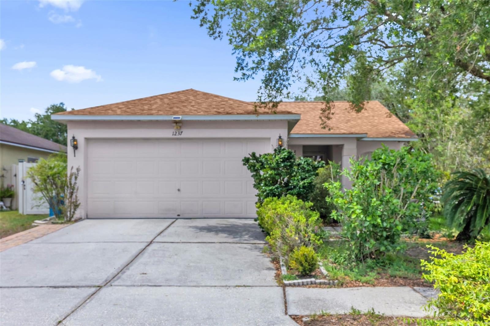 1237 FRANFORD DR, Brandon FL 33511