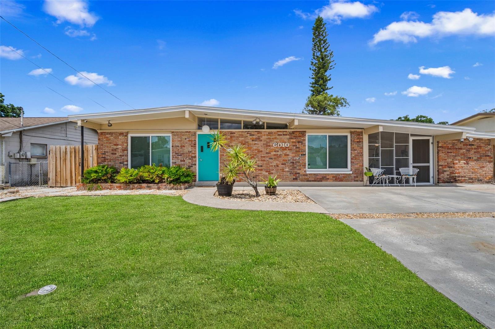 6010 N GUNLOCK AVE, Tampa FL 33614