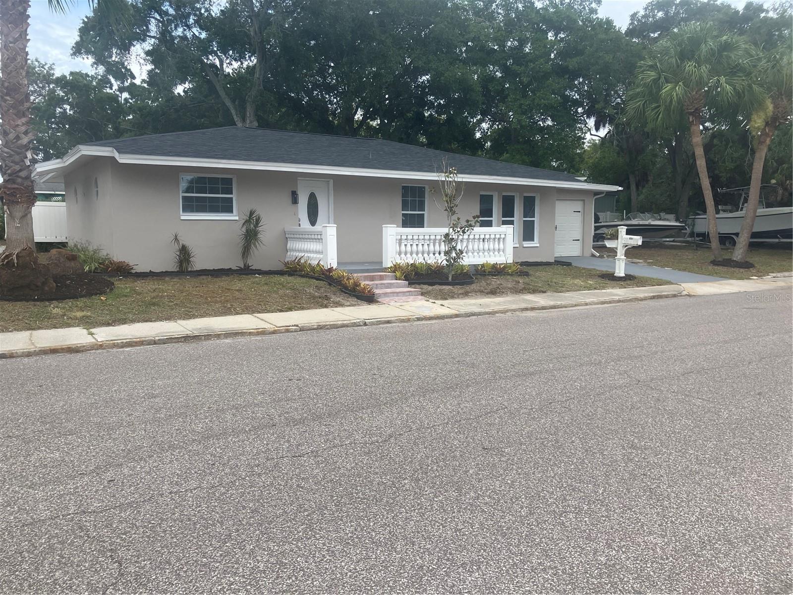 601 BANANA ST, Tarpon Springs FL 34689
