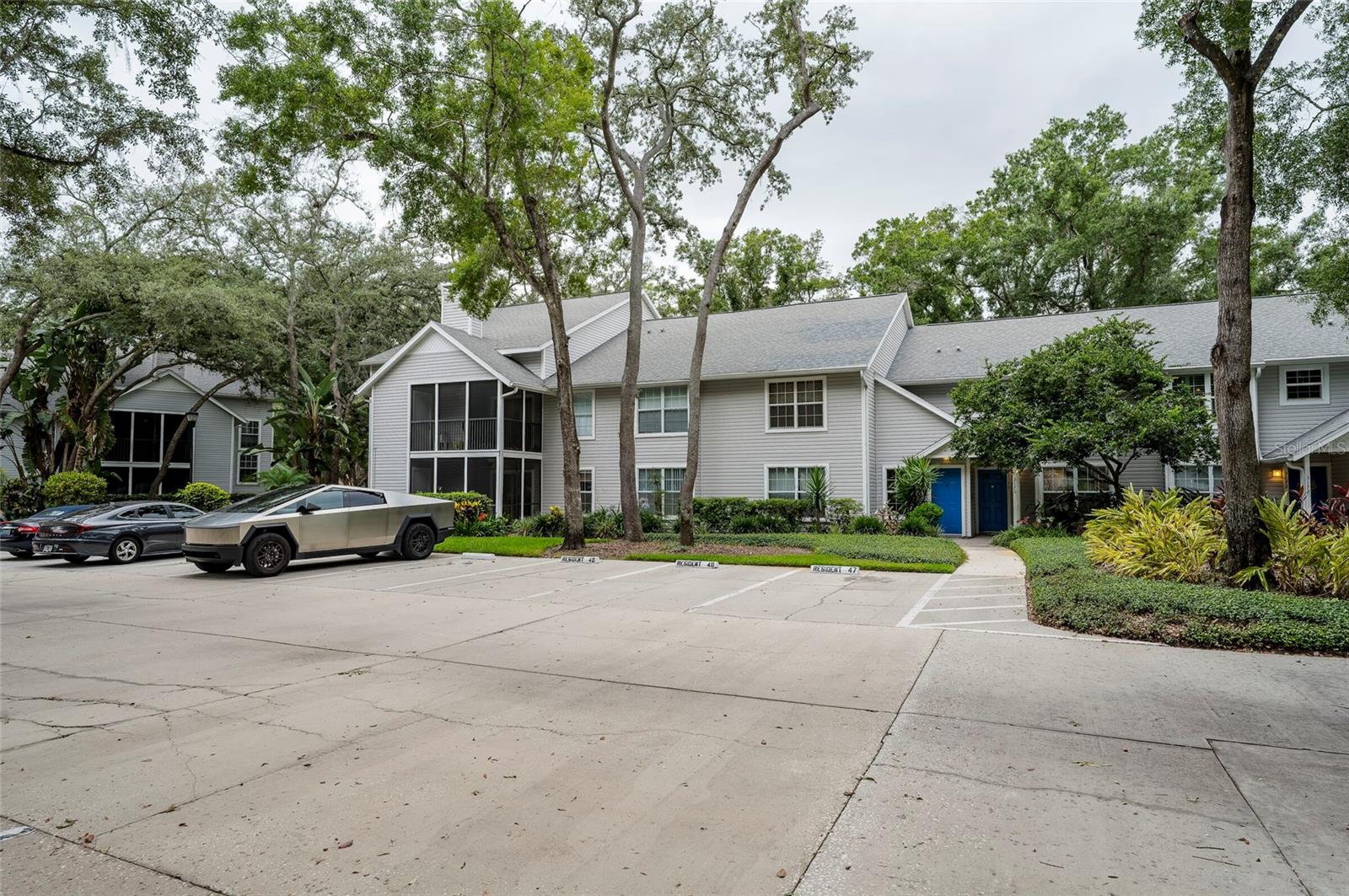 3164 VALLEY OAKS DR #3164, Tampa FL 33618