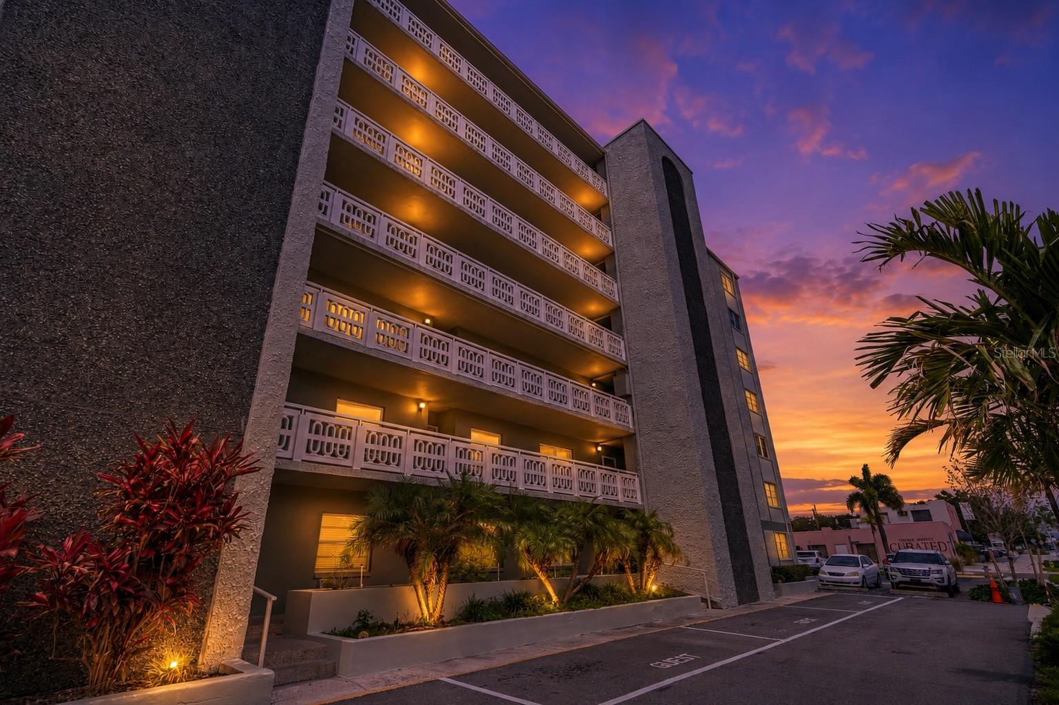 7321 CENTRAL AVE #407, St Petersburg FL 33710