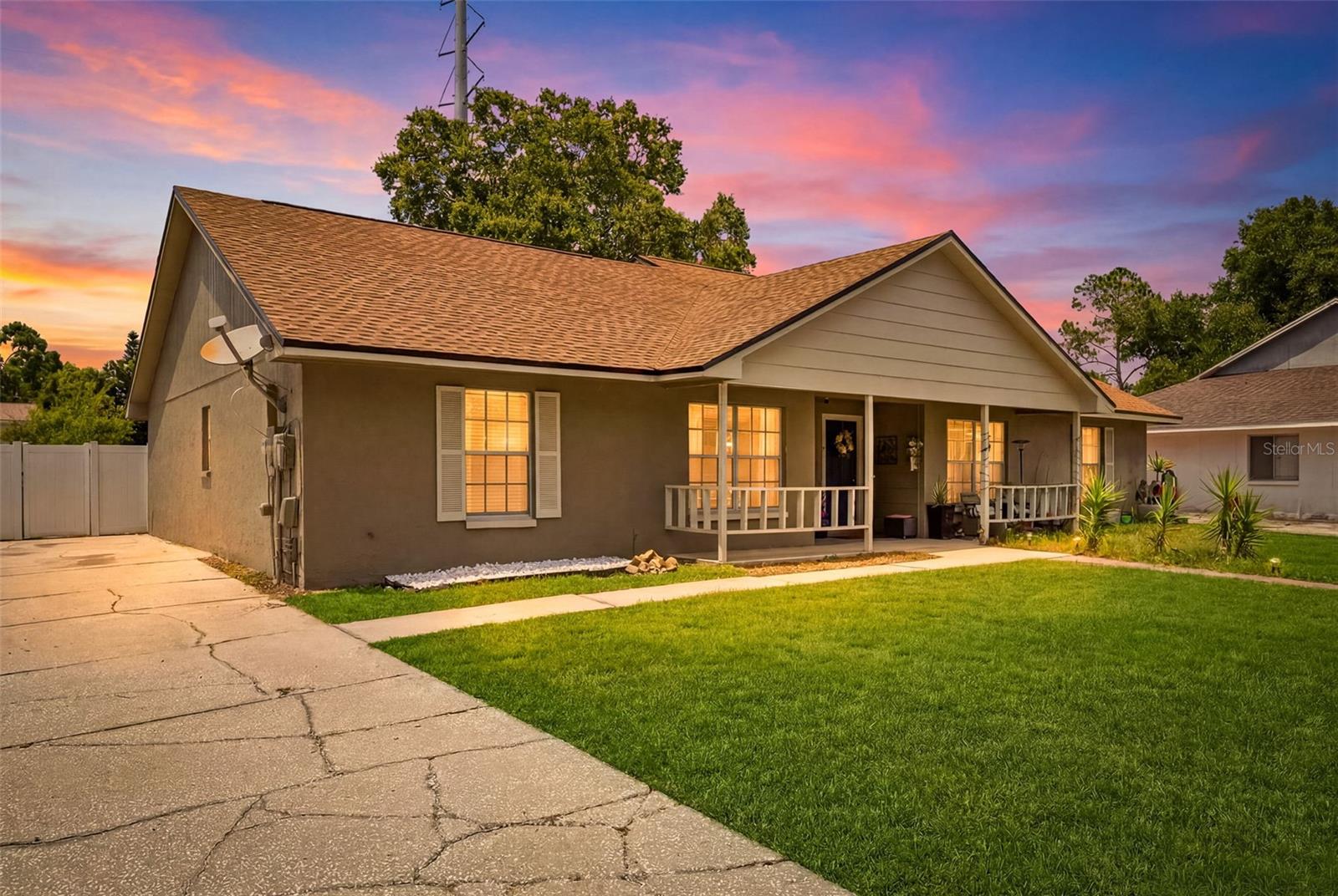3257 LAUREL DALE DR, Tampa FL 33618