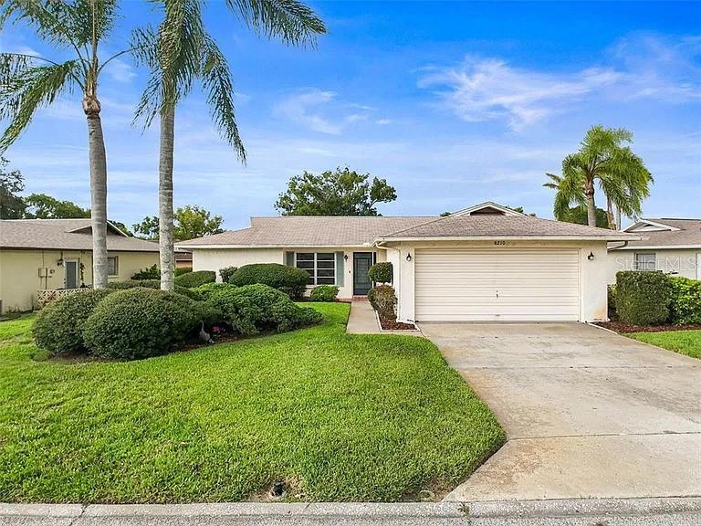 8210 LORA DEL RIO DR, Port Richey FL 34668