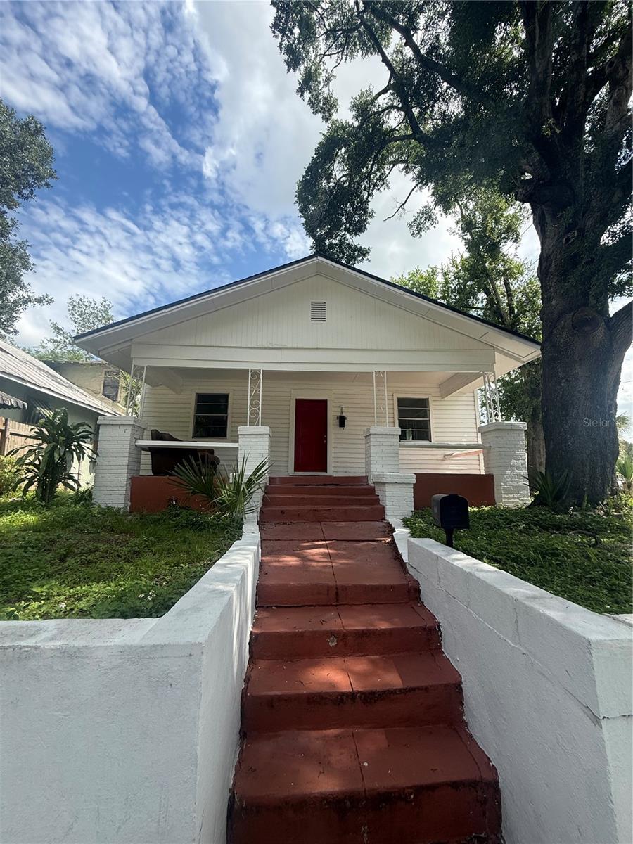 2712 E COLUMBUS DR, Tampa FL 33605