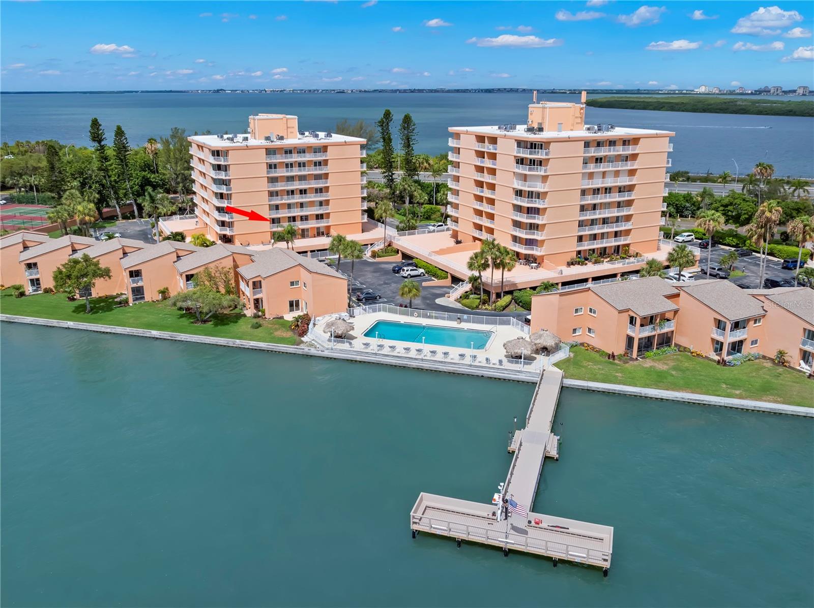 7432 SUNSHINE SKYWAY LN S #302, St Petersburg FL 33711