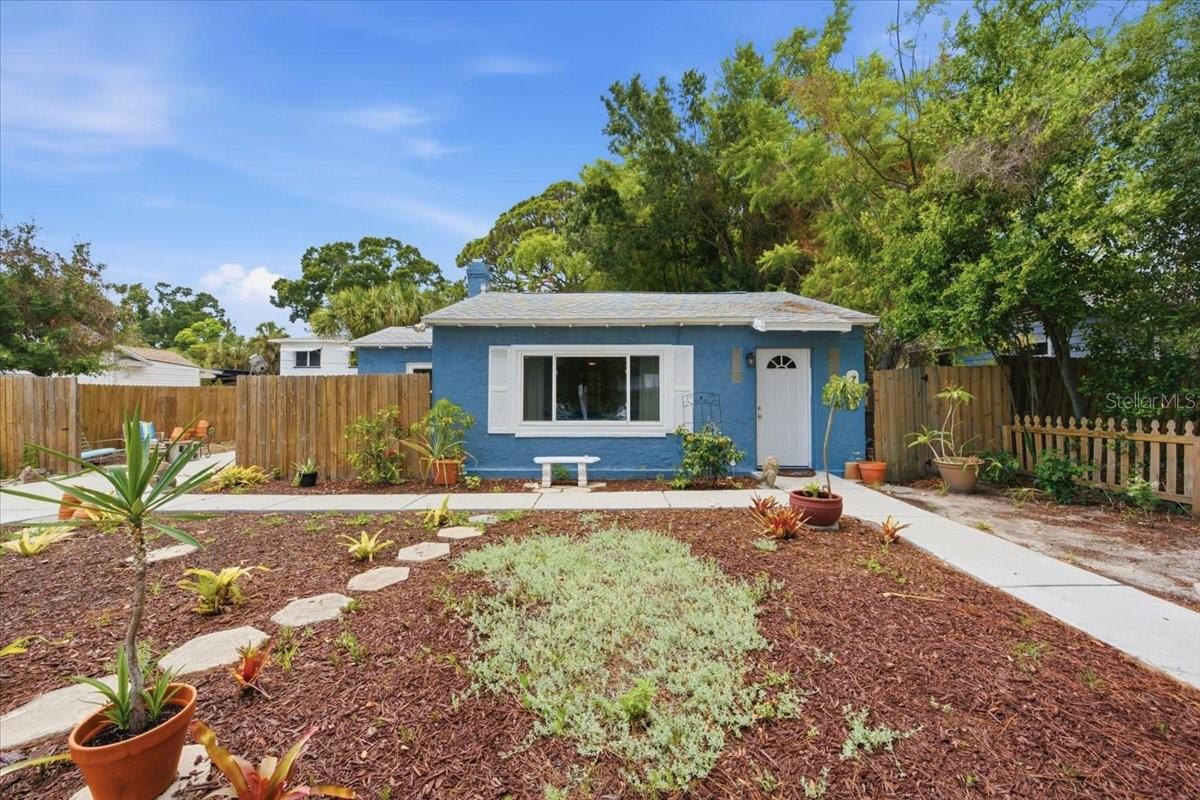 745 ALAMANDA WAY S, St Petersburg FL 33705