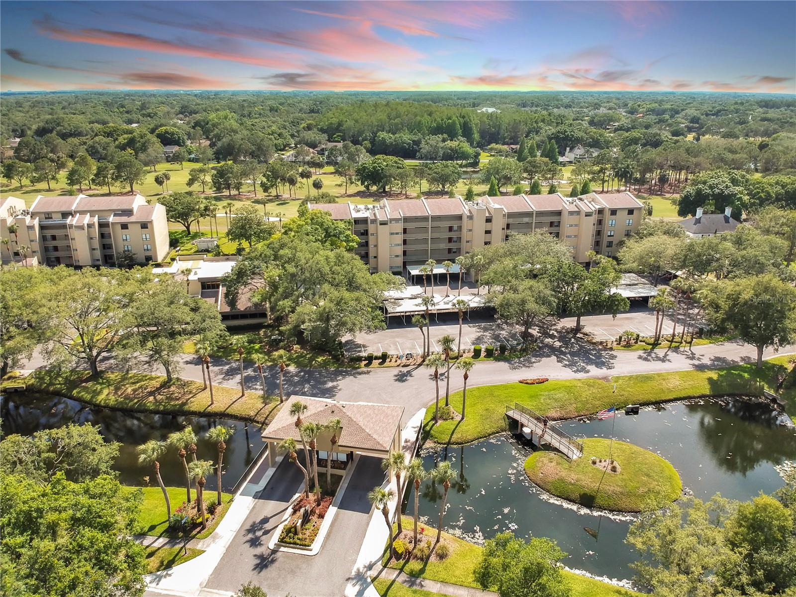 13626 GREENFIELD DR #201, Tampa FL 33618