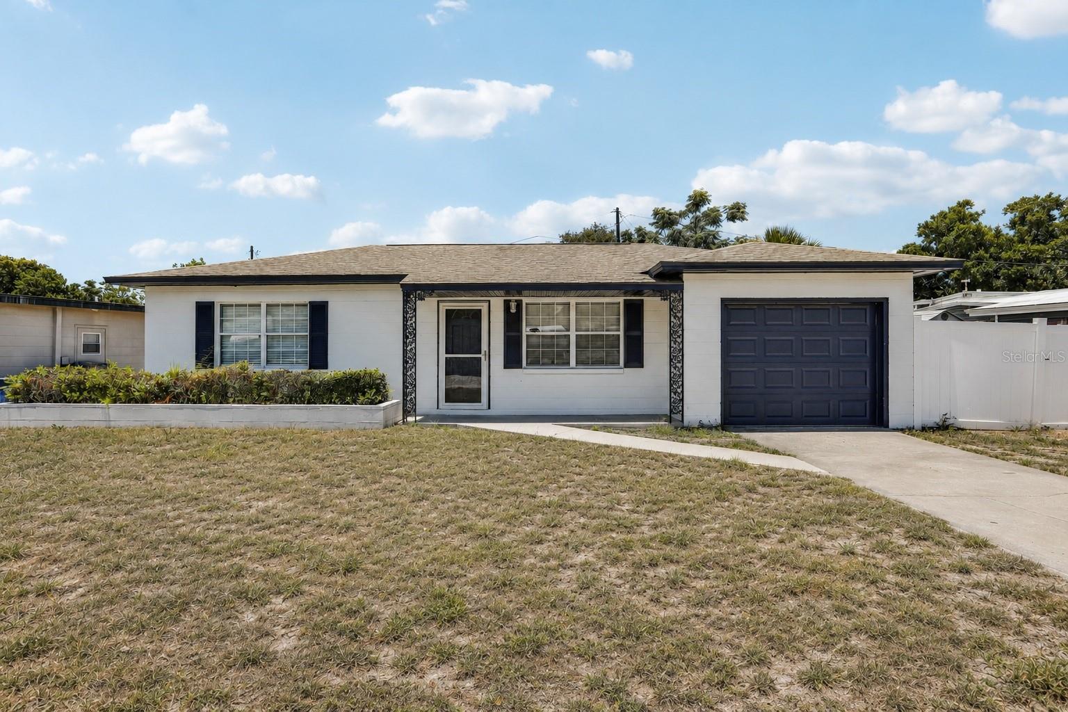 104 E GRAPEFRUIT CIR, Clearwater FL 33759
