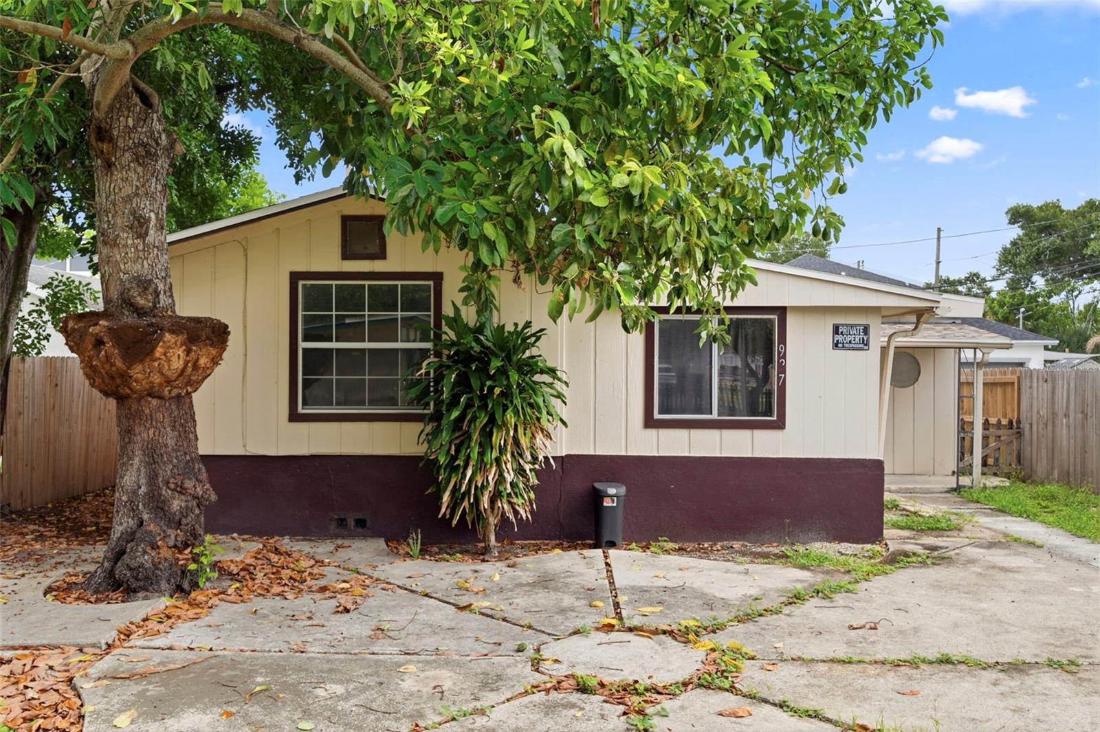 927 YALE ST N, St Petersburg FL 33713