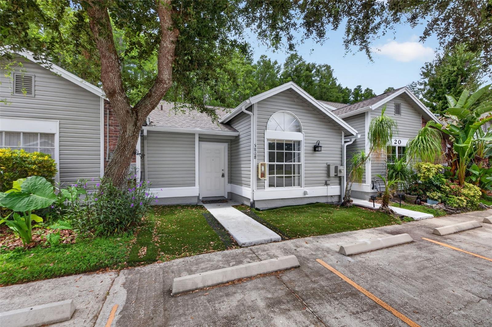 5808 RED CEDAR LN, Tampa FL 33625