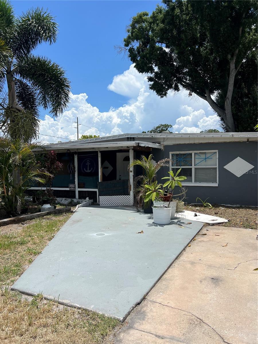 5808 N LOIS AVE, Tampa FL 33614