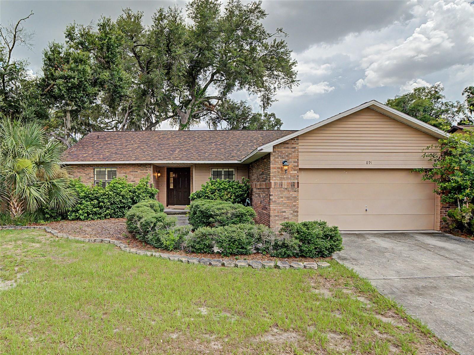 891 TIMBER POND DR, Brandon FL 33510