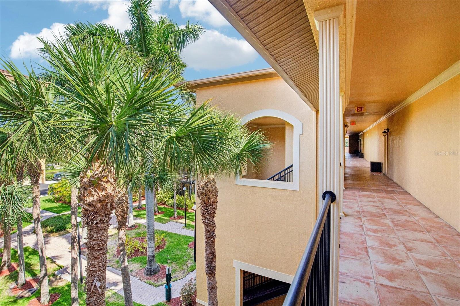 4333 BAYSIDE VILLAGE DR #322, Tampa FL 33615