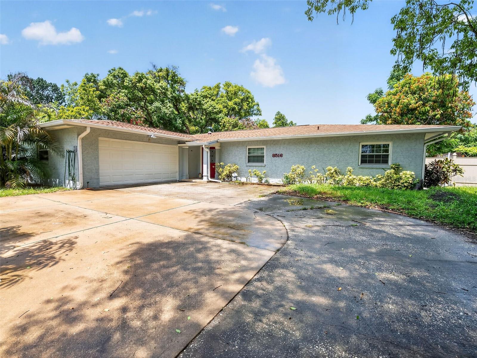 8516 TWIN LAKE BLVD, Tampa FL 33614