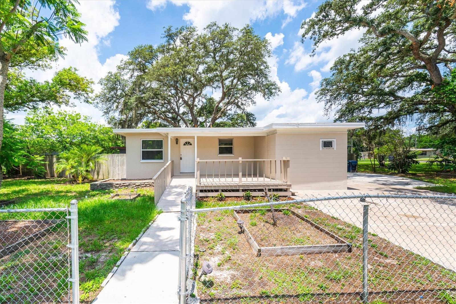 1808 S CLUB CT, Tampa FL 33612