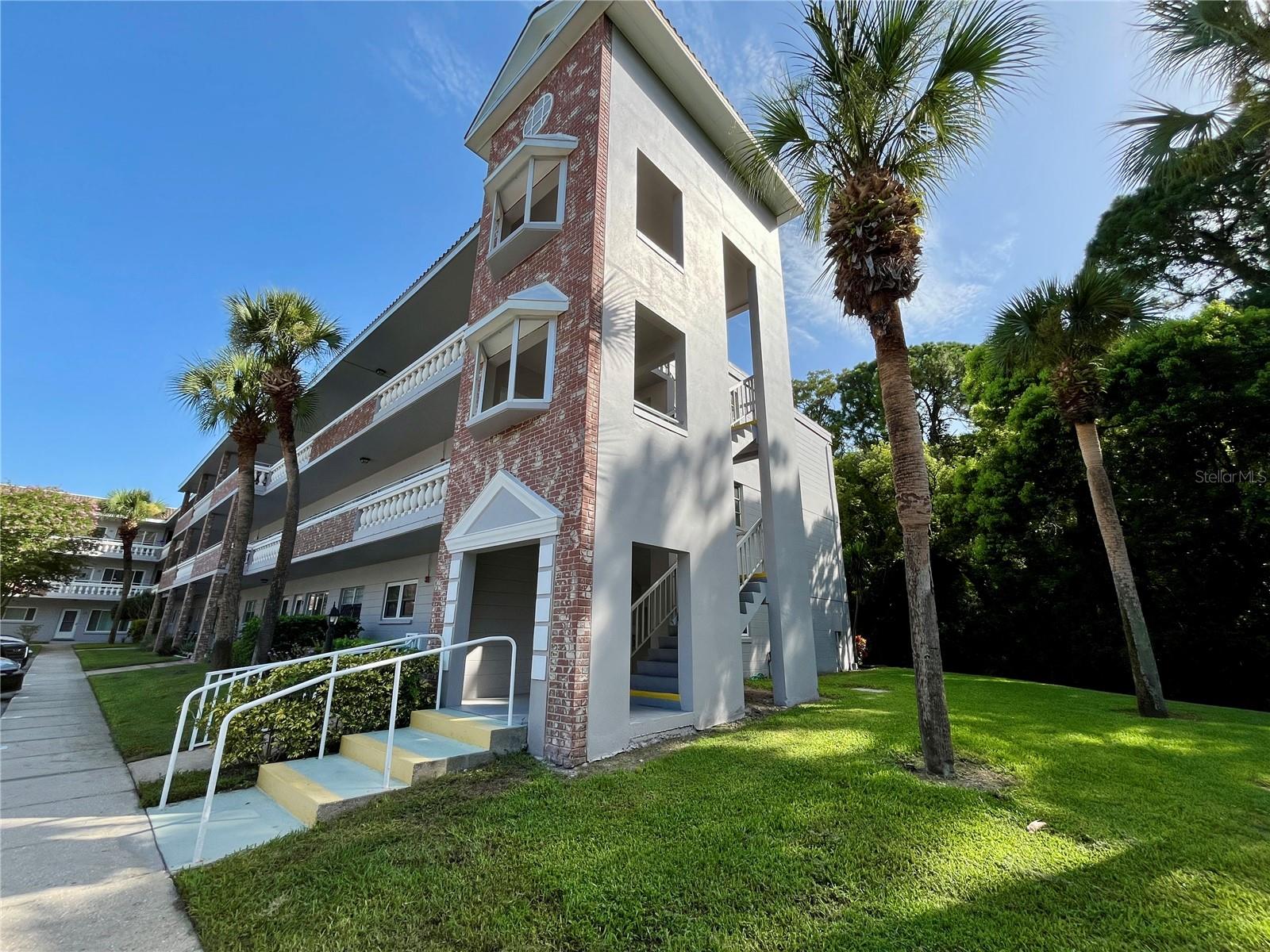 2460 PERSIAN DR #24, Clearwater FL 33763