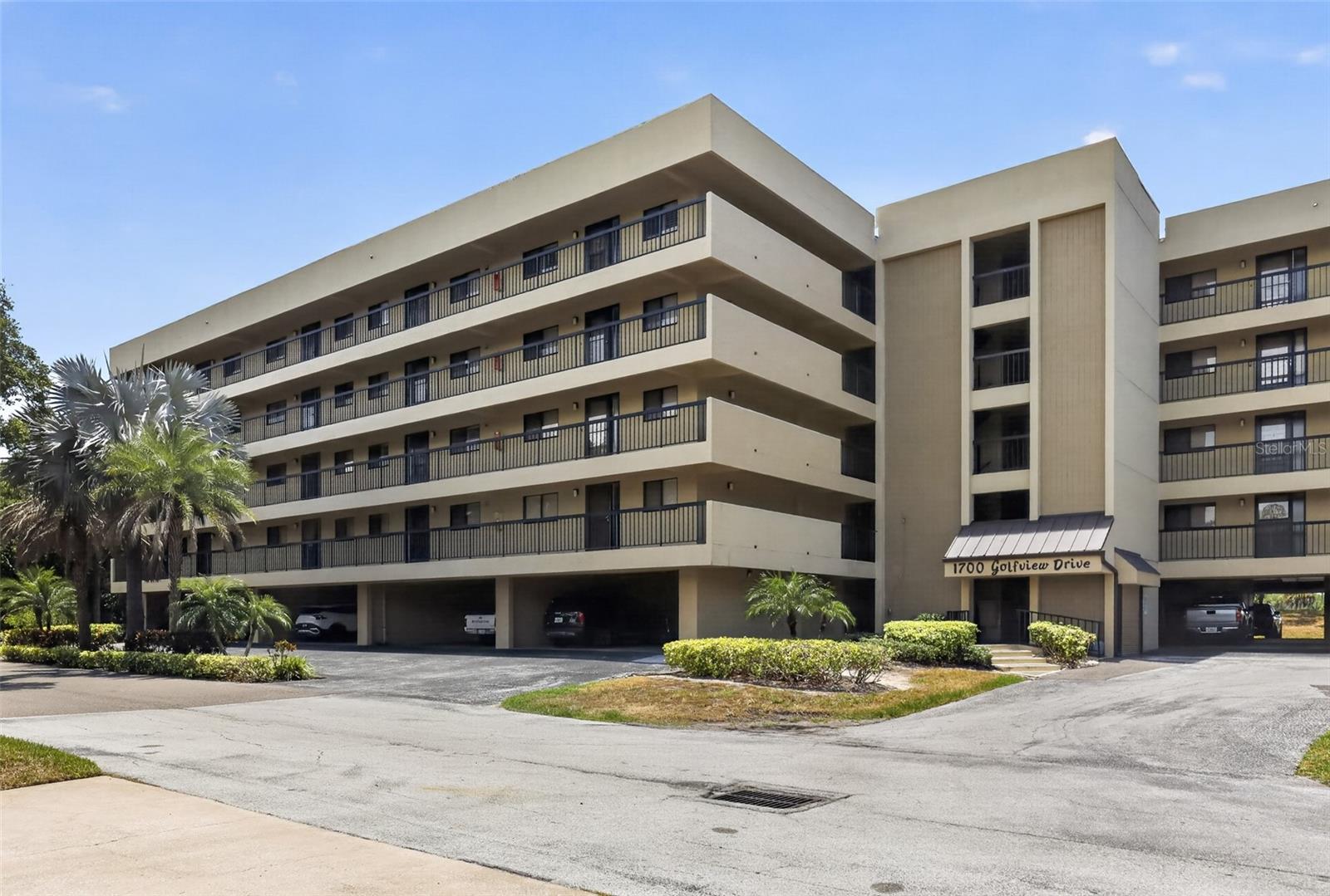 1724 GOLFVIEW DR, Tarpon Springs FL 34689