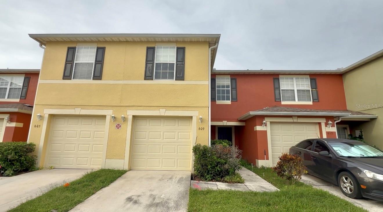 609 CRESTING OAK CIR #98, Orlando FL 32824