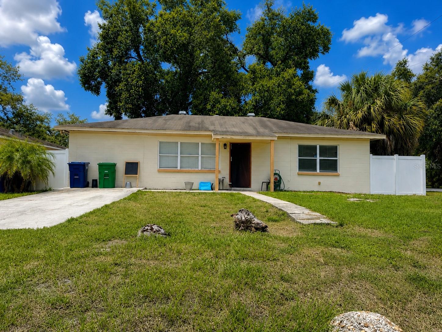 712 N CASTLE CT, Tampa FL 33612