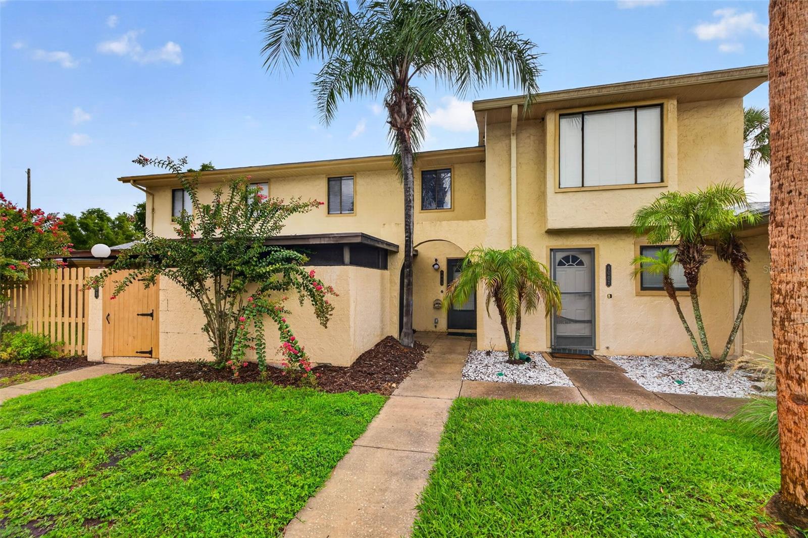 9005 PEBBLE CREEK DR, Tampa FL 33647