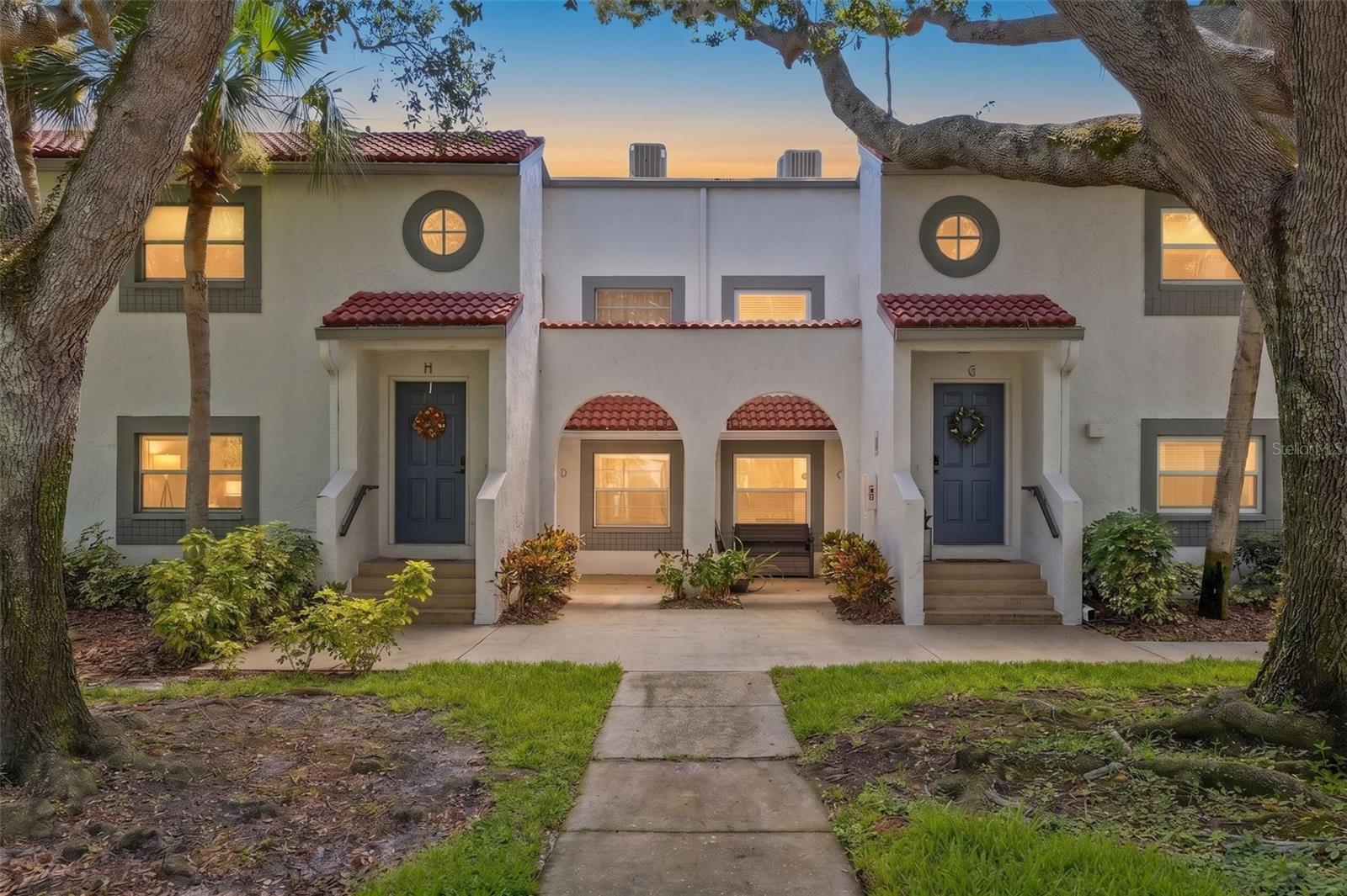 500 SANTA CRUZ PL NE #F, St Petersburg FL 33703