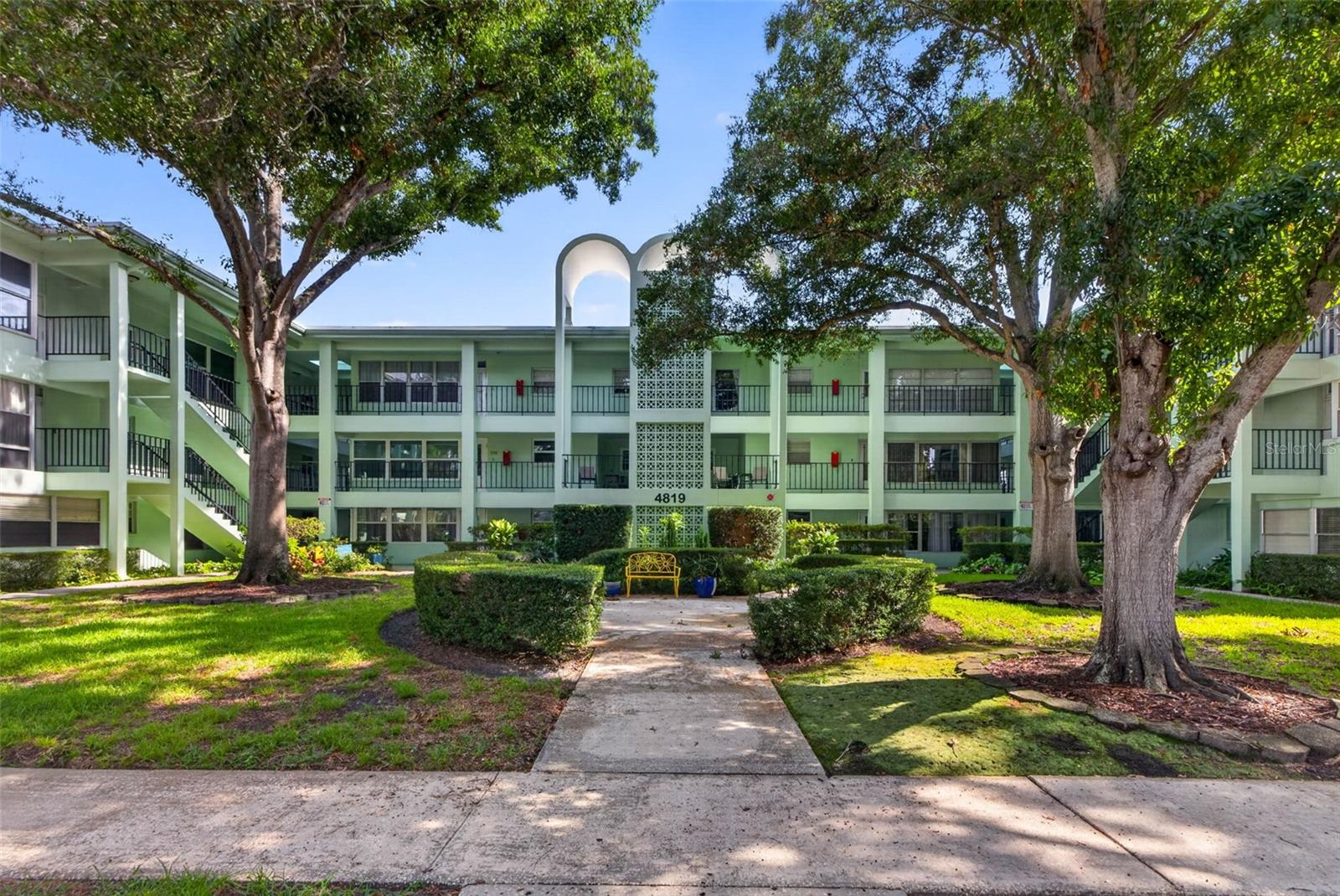 4819 8TH AVE N #201, St Petersburg FL 33713
