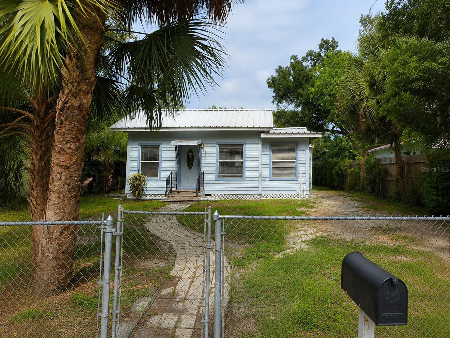 8211 N 10TH ST, Tampa FL 33604