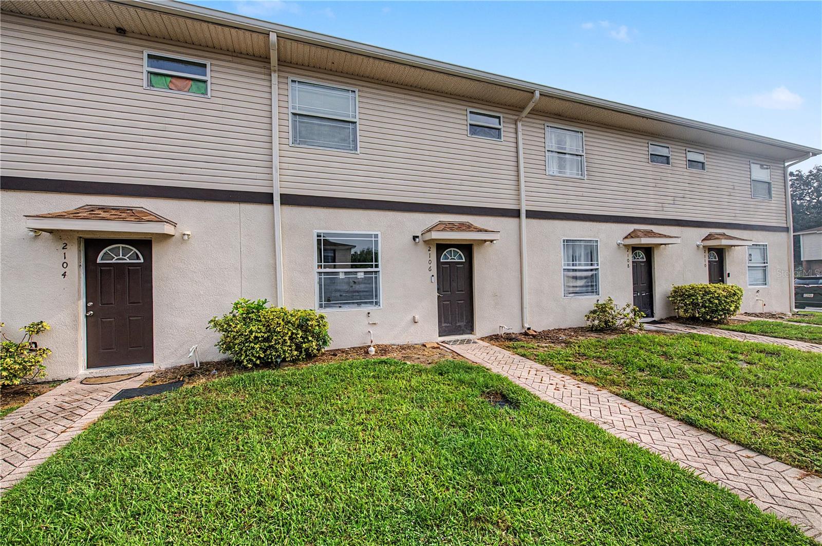 2106 PINE CHACE CT, Tampa FL 33613