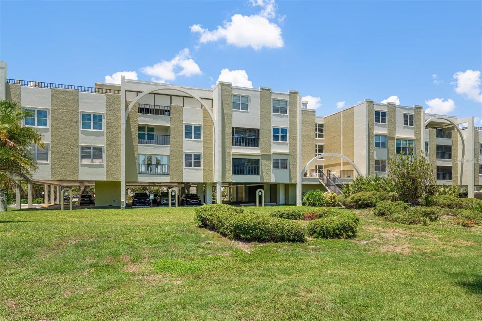 4681 1ST ST NE #308, St Petersburg FL 33703
