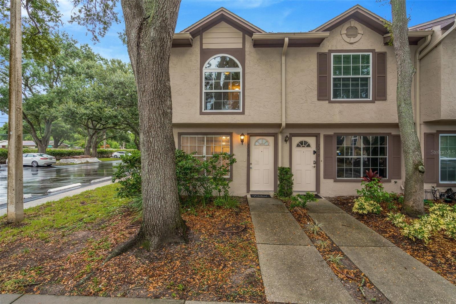 2208 FLETCHERS POINT CIR, Tampa FL 33613