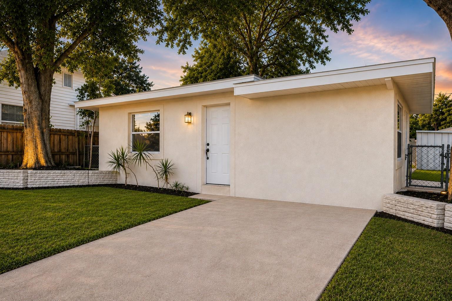 5532 6TH AVE N, St Petersburg FL 33710