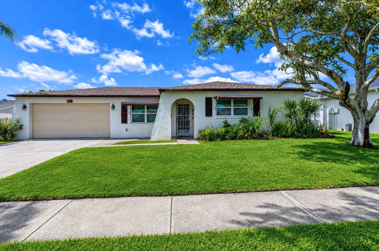 8811 MARTINIQUE LN, Port Richey FL 34668