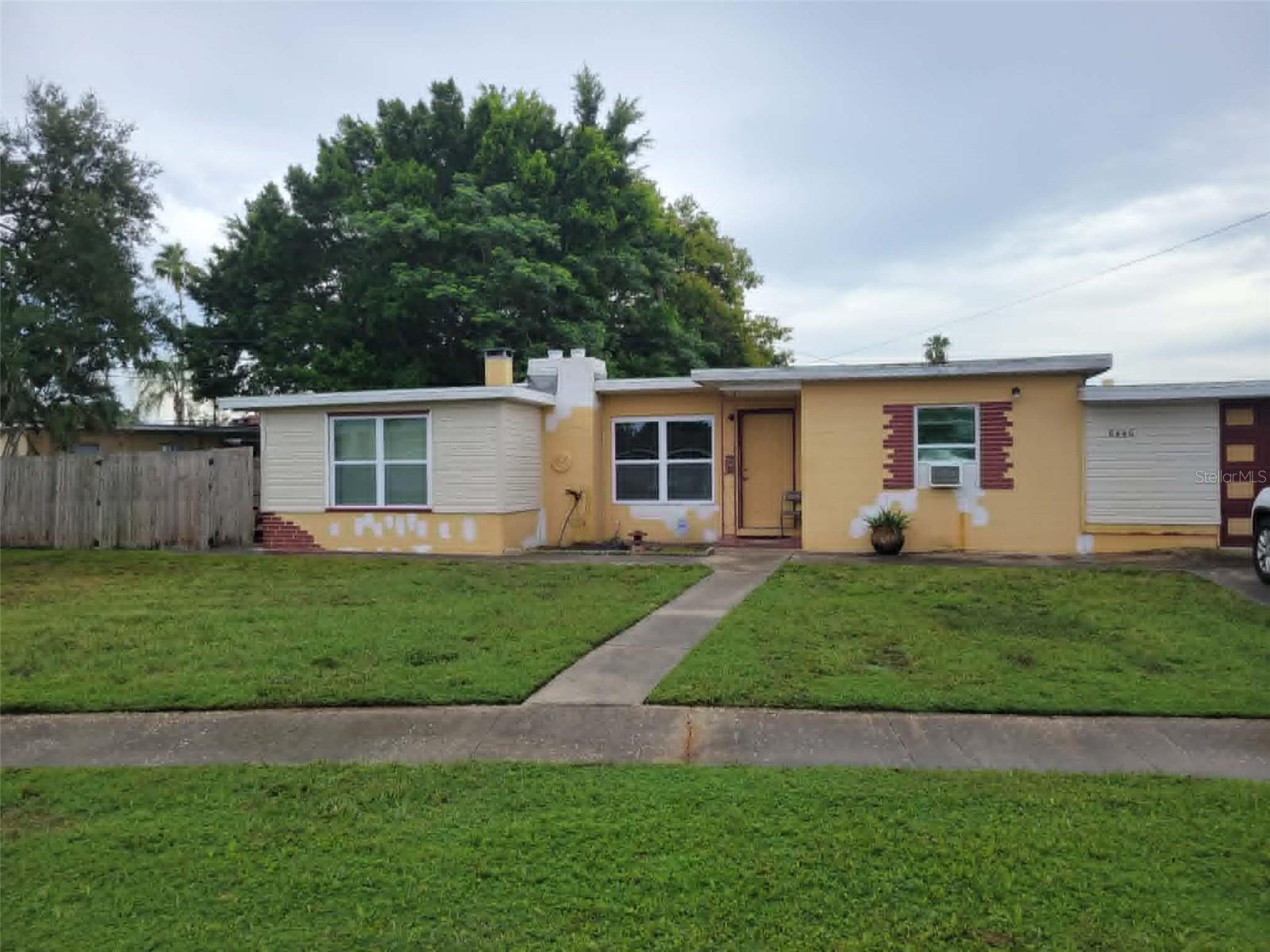8446 WAVERLY RD N, St Petersburg FL 33702