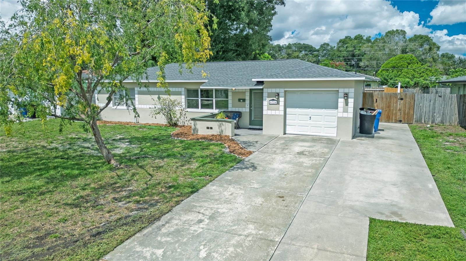 6724 17TH LN N, St Petersburg FL 33702